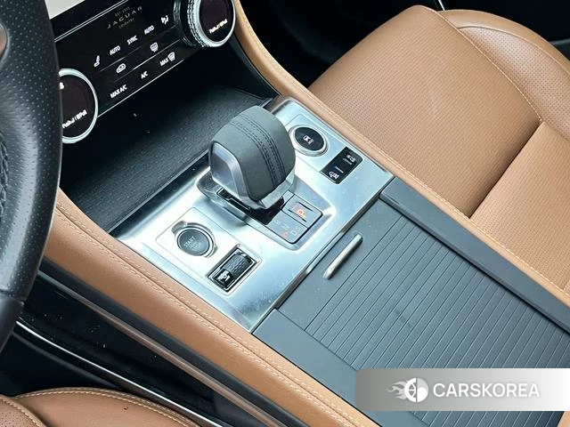 Jaguar F-PACE 2023 Черный из Китая, фото 4