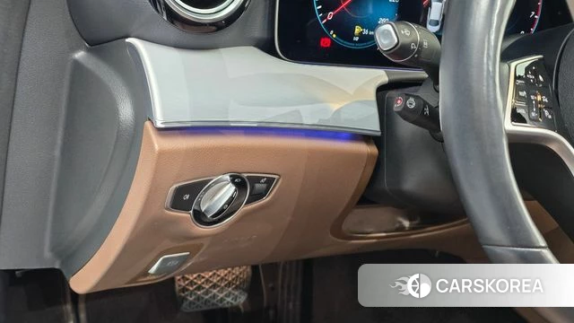 Mercedes-Benz E-Class W213 2021 Белый из Кореи, фото 4
