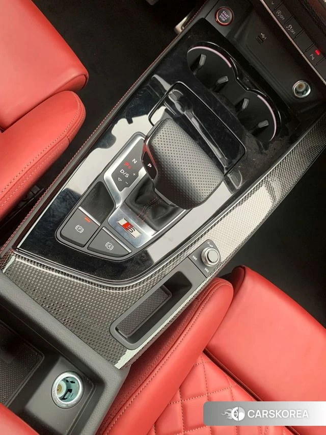 Audi S4 2024 Темно-серый из Китая, фото 4