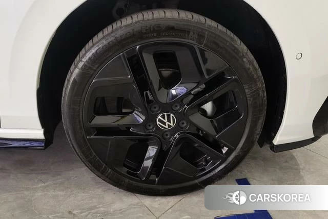 Volkswagen Golf 2024 Белый из Китая, фото 4