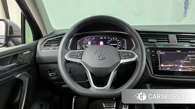 Volkswagen Tiguan Allspace 2022 Черный из Кореи, фото 4