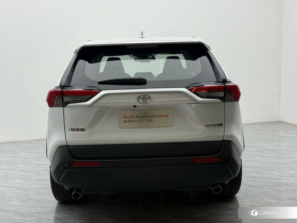 Toyota RAV4 Rongfang 2023 Белый из Китая, фото 4