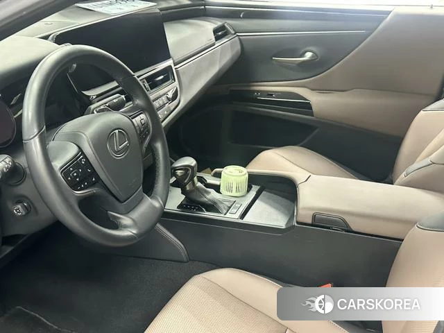 Lexus ES 2022 Серебристо-серый из Китая, фото 4