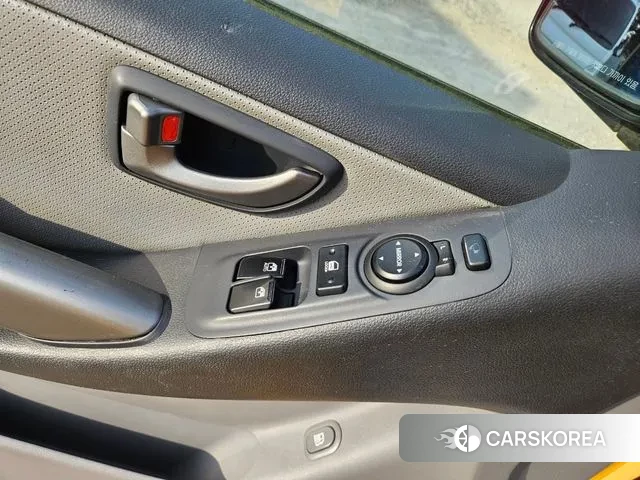 Hyundai The New Grand Starex 2018 Желтый из Кореи, фото 4