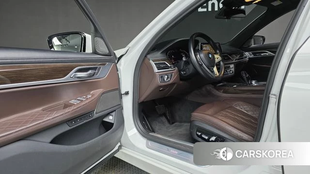 BMW 7 Series (G11) 2019 Белый из Кореи, фото 4