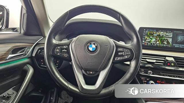 BMW 5 Series (G30) 2018 Белый из Кореи, фото 4