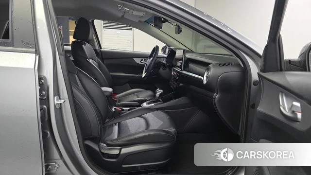 Kia The New K3 2nd generation 2022 Серый из Кореи, фото 4