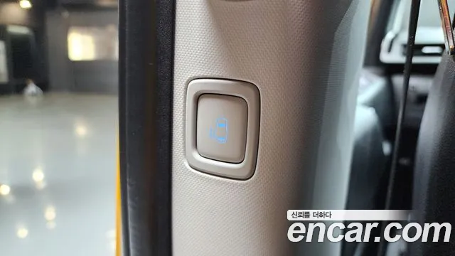 Hyundai Staria 2022 Желтый из Кореи, фото 4