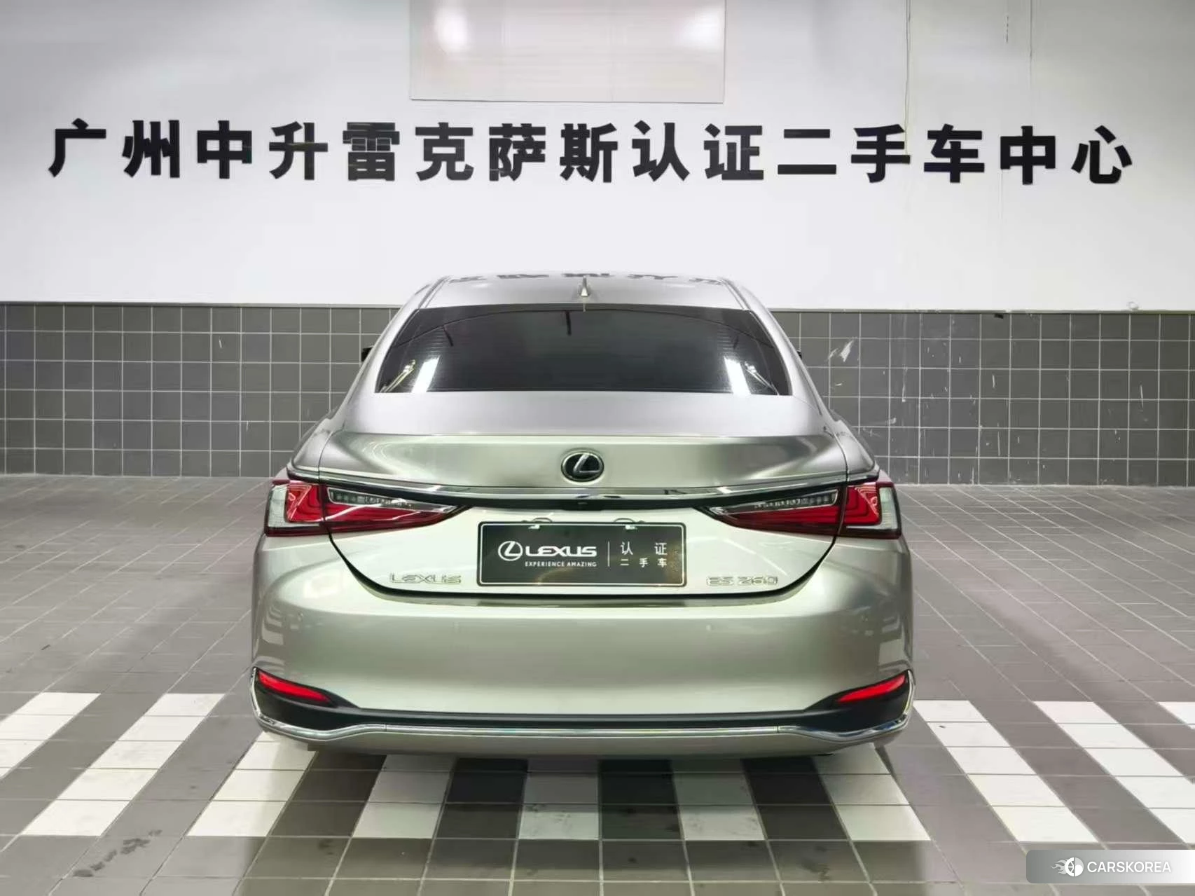 Lexus ES 2021 Серебристо-серый из Китая, фото 4