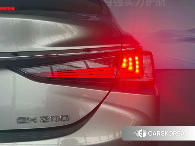 Lexus ES 2021 Серебристо-серый из Китая, фото 4