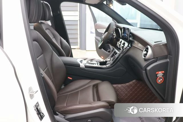 Mercedes-Benz GLC 2021 Белый из Китая, фото 4