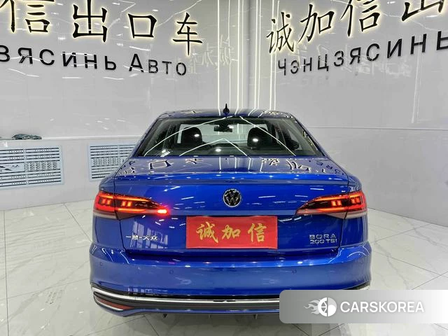 Volkswagen Bora 2023 Синий из Китая, фото 4