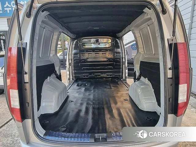 Hyundai Staria 2022 Серебряный из Кореи, фото 4