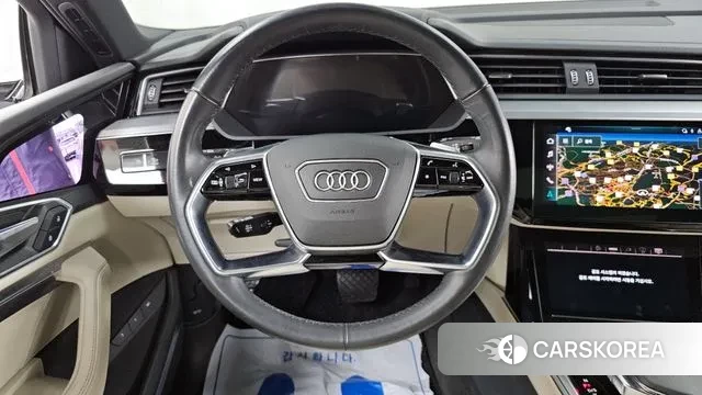 Audi e-Tron 2022 Белый из Кореи, фото 4