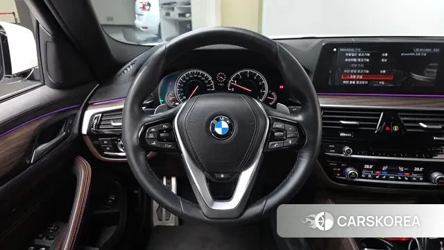 BMW 5 Series (G30) 2018 Белый из Кореи, фото 4