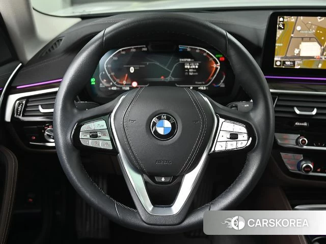 BMW 5 Series (G30) 2022 Белый из Кореи, фото 4