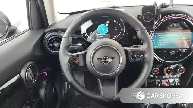 Mini Cooper 2023 Черный из Кореи, фото 4