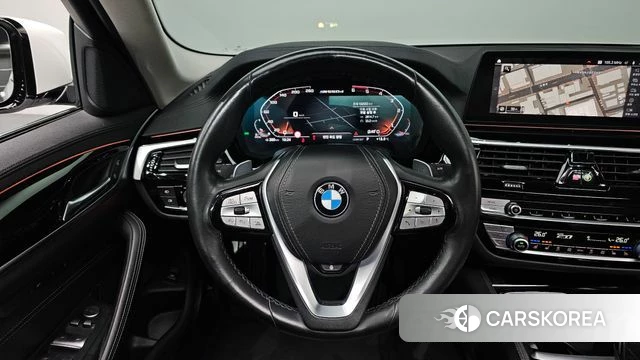 BMW 5 Series (G30) 2019 Белый из Кореи, фото 4