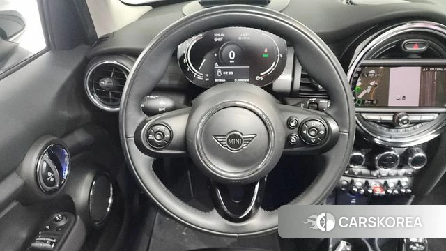 Mini Cooper 2021 Серебряный из Кореи, фото 4