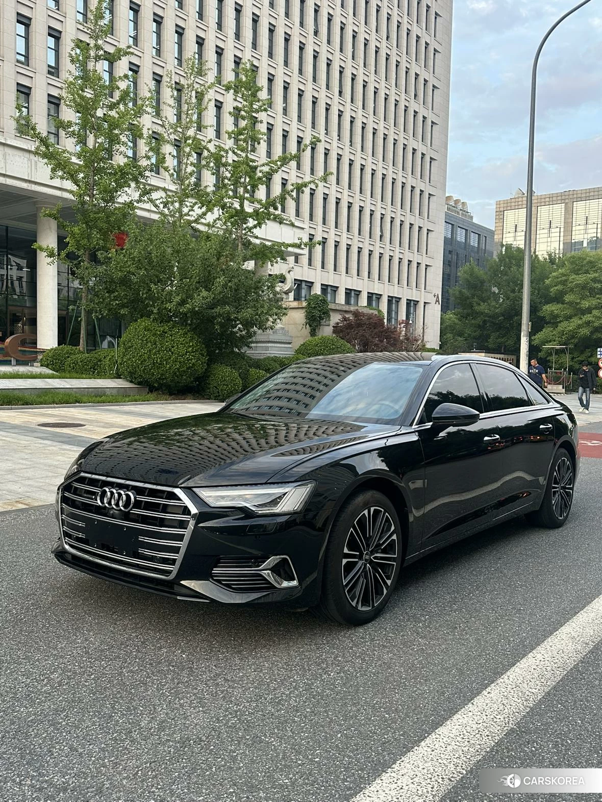 Audi A6L 2023 Черный из Китая, фото 4