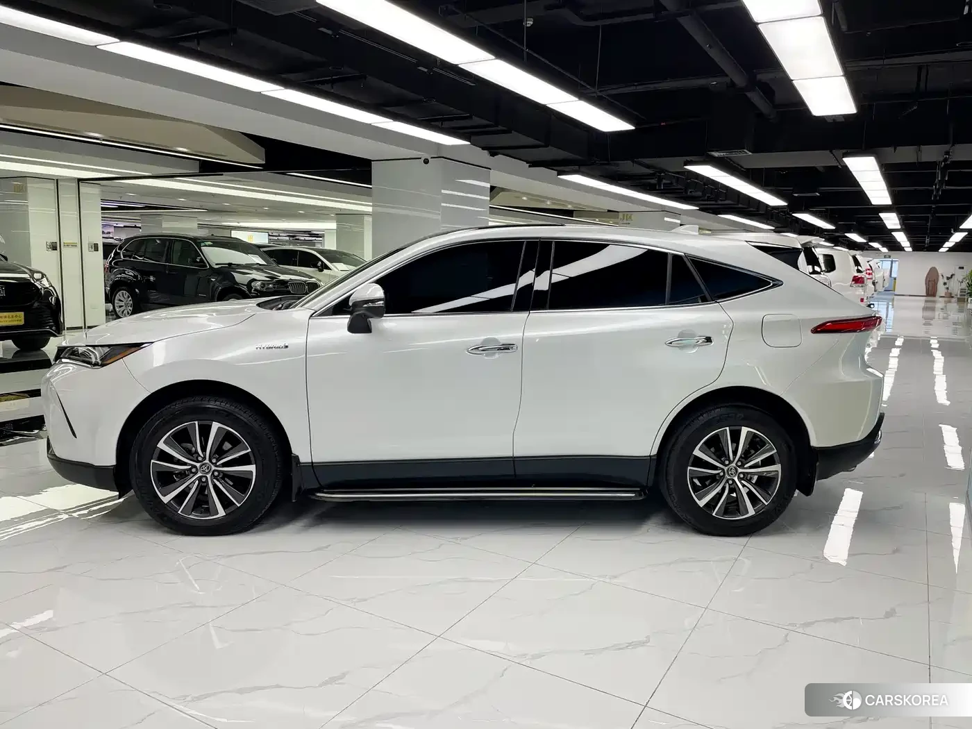 Toyota Harrier 2024 Белый из Китая, фото 4