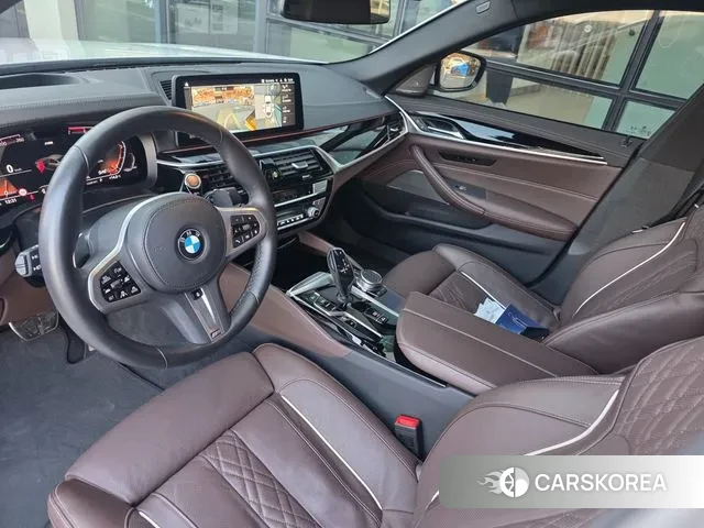 BMW 5 Series (G30) 2023 Белый из Кореи, фото 4