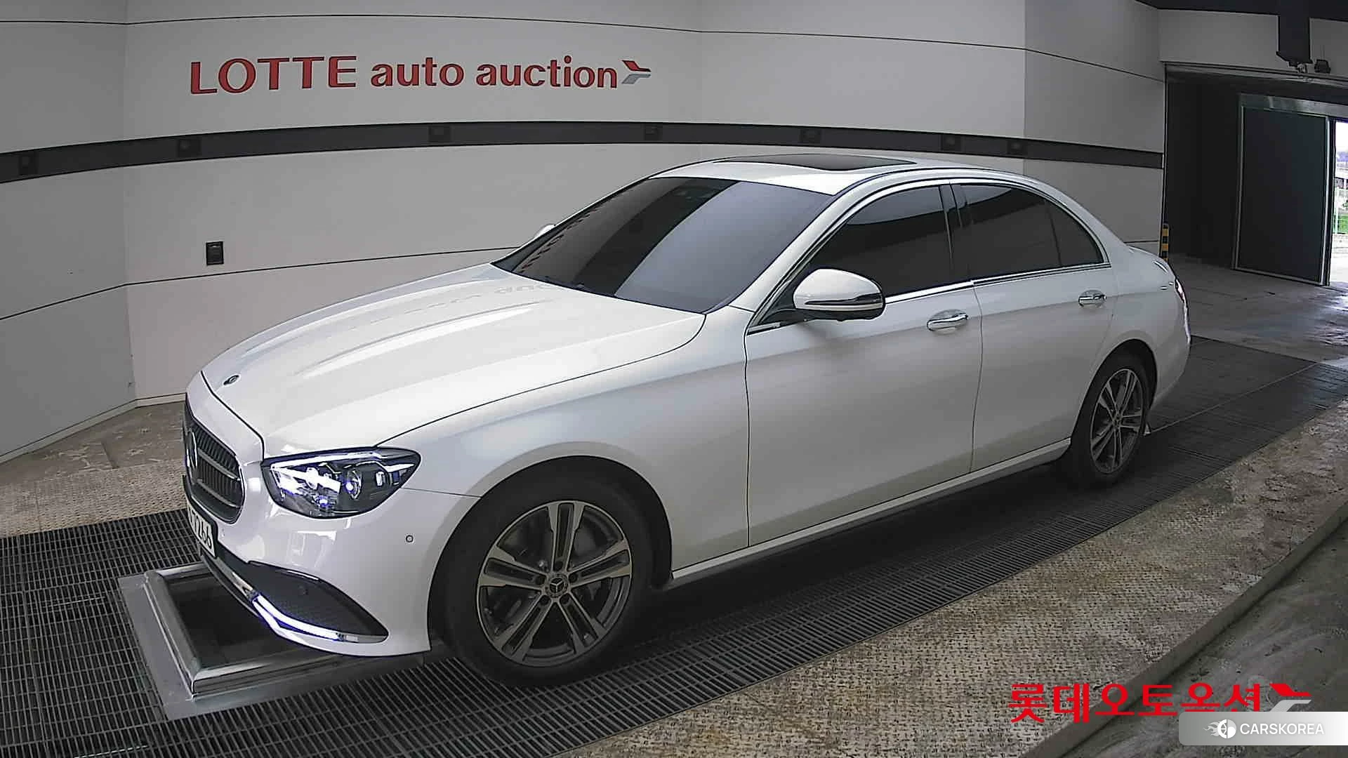 Mercedes-Benz Mercedes-Benz E350 4MATIC 2021 Белый из Кореи, фото 4