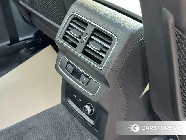Audi Q5L 2024 Черный из Китая, фото 4