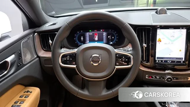 Volvo XC60 second Generation 2023 Белый из Кореи, фото 4