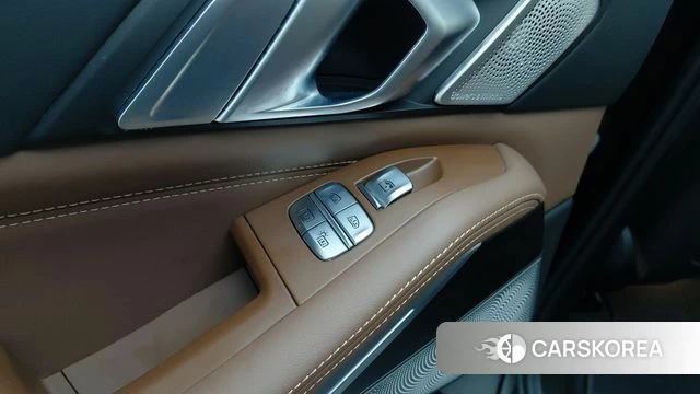 BMW X7 (G07) 2022 Черный из Кореи, фото 4