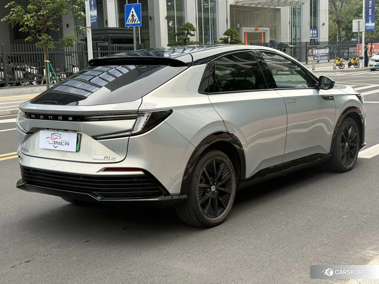 Honda e:NP2 2024 Серебристо-серый из Китая, фото 4