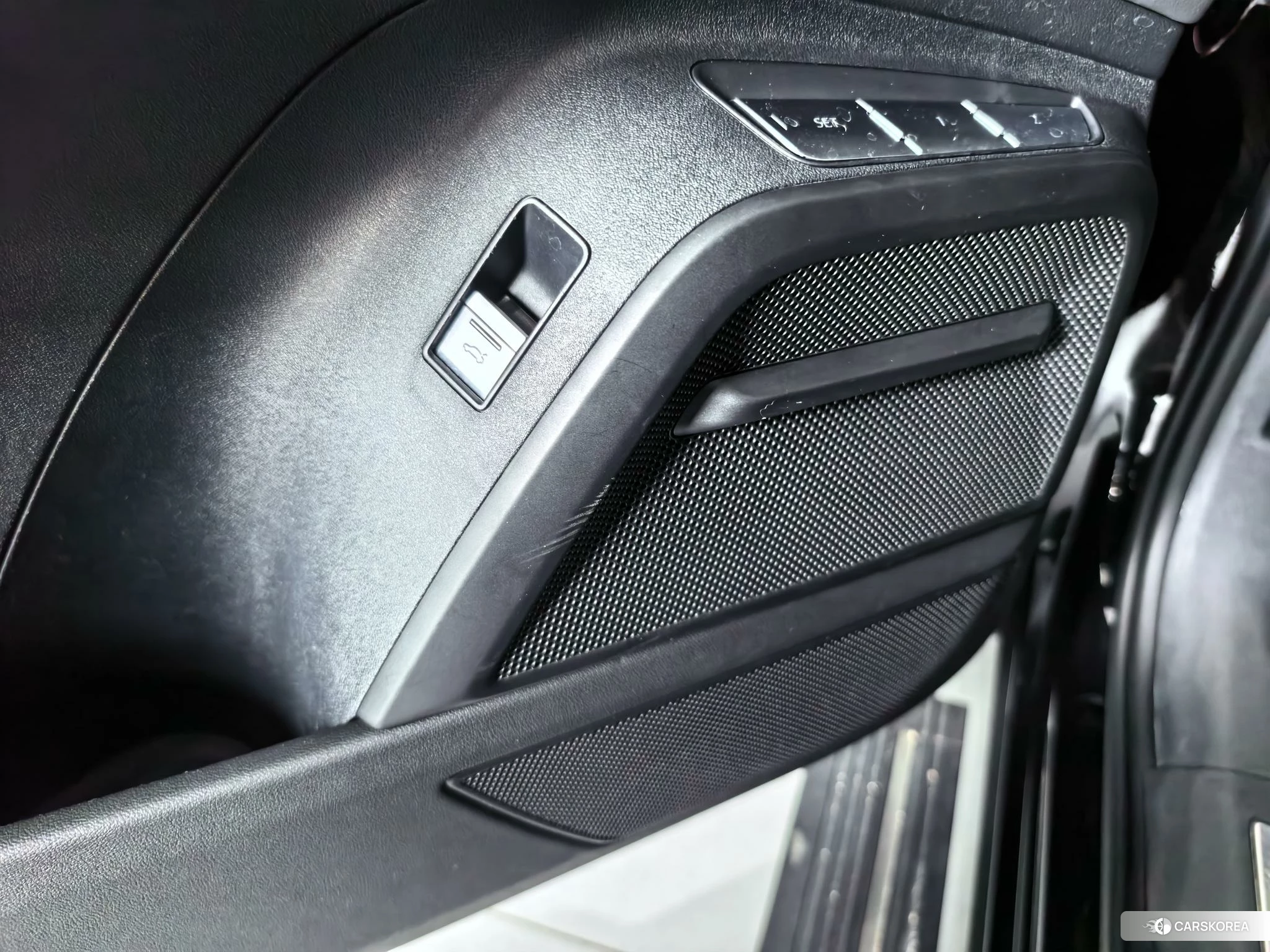 Audi Q6 2023 Черный из Китая, фото 4