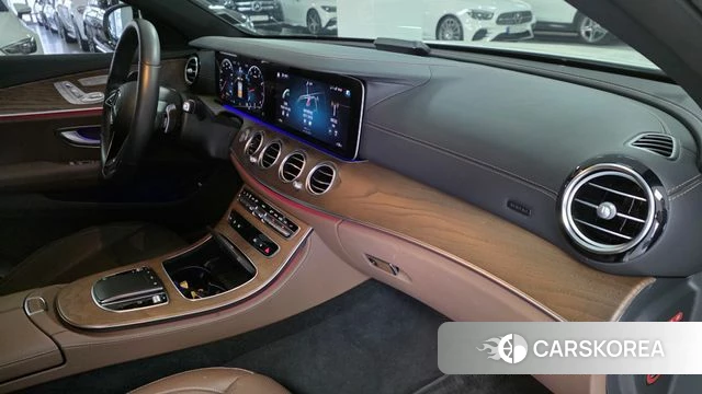 Mercedes-Benz E-Class W213 2023 Белый из Кореи, фото 4