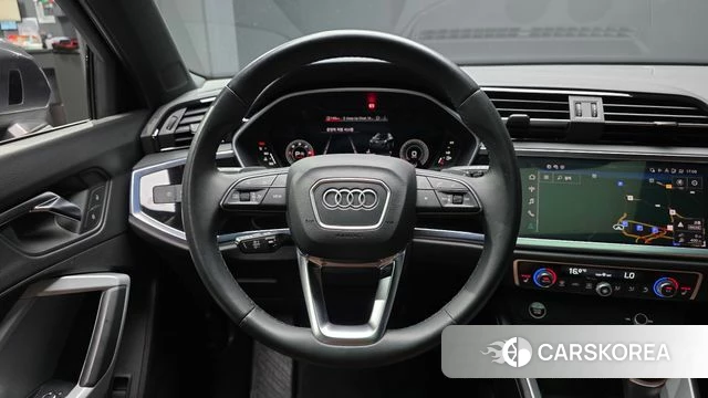 Audi Q3 (F3) 2023 Серый из Кореи, фото 4