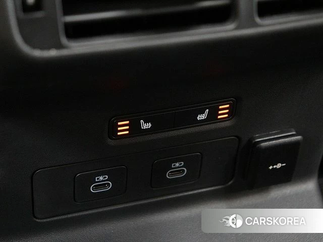 Land Rover Range Rover Velar 2026 Светло-серебряный цвет из Кореи, фото 4