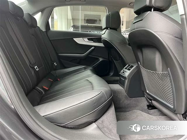 Audi A4L 2023 Темно-серый из Китая, фото 4