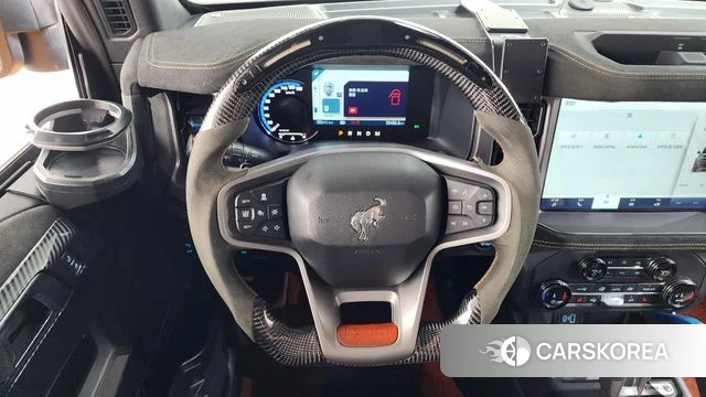Ford Bronco 6th Generation 2022 Желтый из Кореи, фото 4