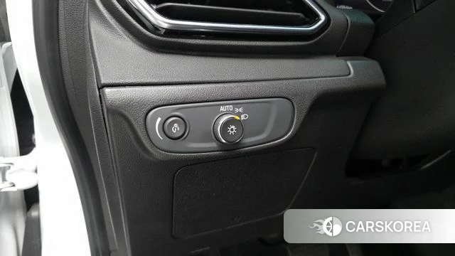 Chevrolet (GM Daewoo) New Bolt EV 2023 Белый из Кореи, фото 4