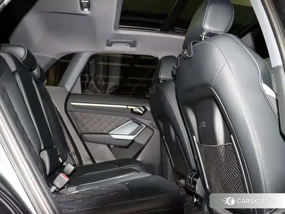 Audi Q3 2026 Silver/gray из Китая, фото 4