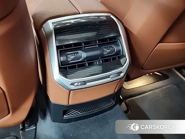 BMW 7 Series (G70) 2025 Черный из Кореи, фото 4