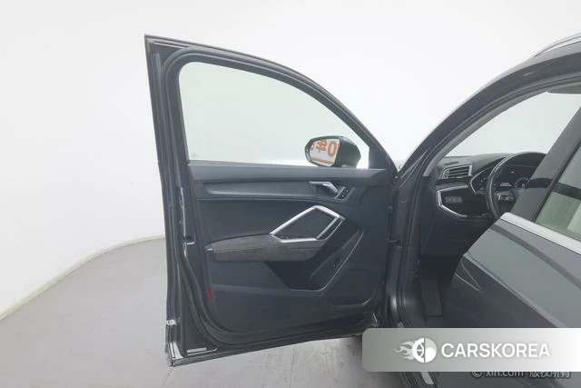 Audi Q3 2020 Темно-серый из Китая, фото 4