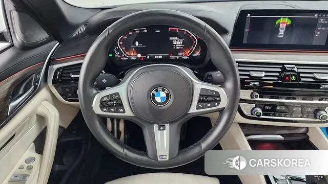 BMW 5 Series (G30) 2020 Белый из Кореи, фото 4