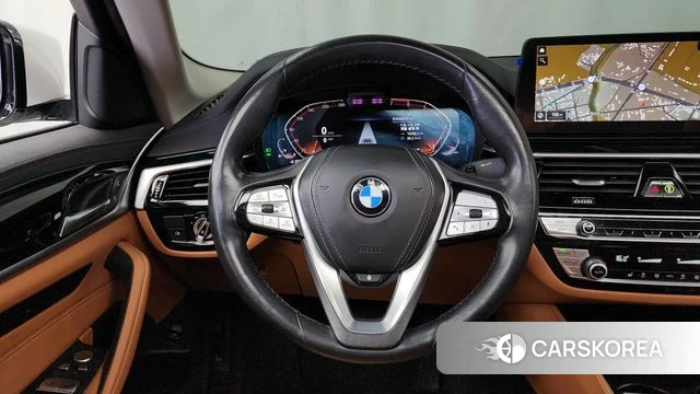 BMW 5 Series (G30) 2022 Белый из Кореи, фото 4