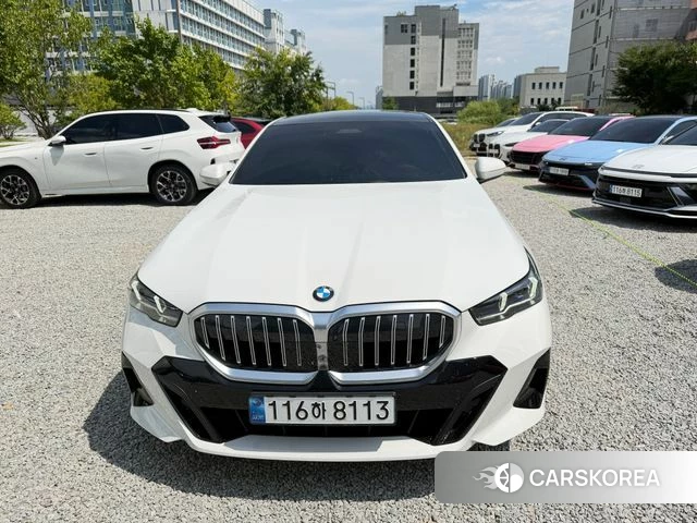 BMW 5 Series (G60) 2026 Белый из Кореи, фото 4