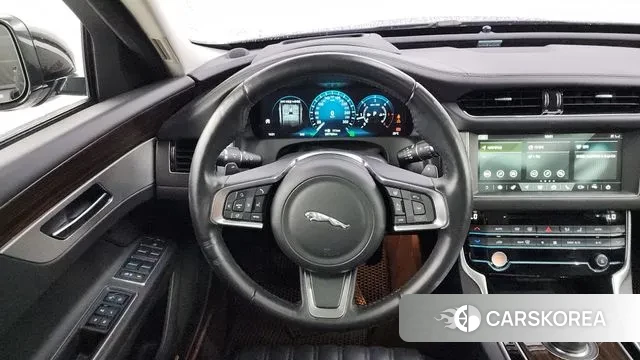 Jaguar XF (X260) 2018 Черный из Кореи, фото 4