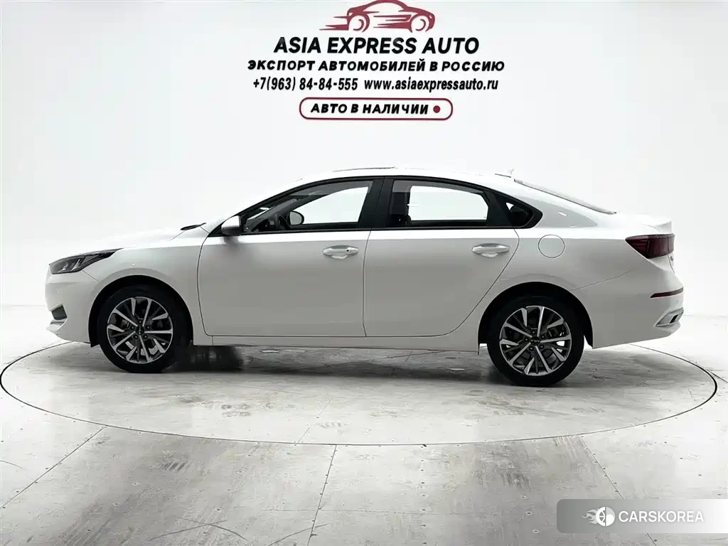 Kia K3 2023 Белый из Китая, фото 4