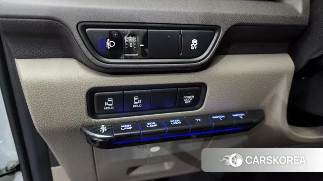 Kia The New Carnival 4th Generation 2025 Серебристо-серый из Кореи, фото 4