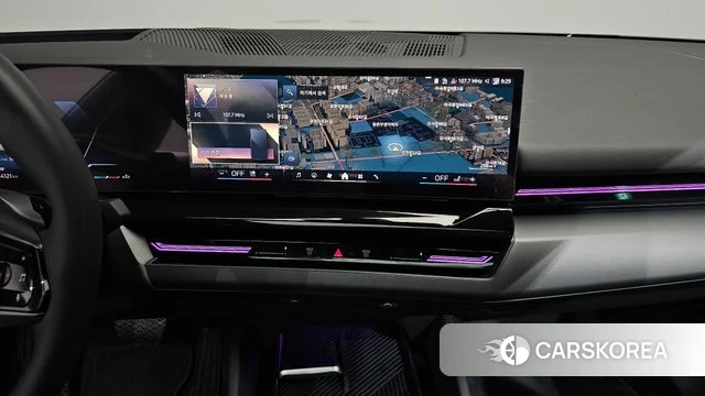 BMW 5 Series (G60) 2023 Белый из Кореи, фото 4