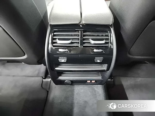 BMW 5 Series (G30) 2023 Черный из Кореи, фото 4