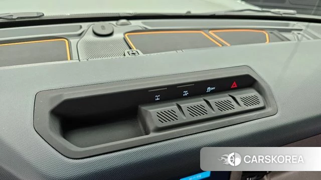 Ford Bronco 6th Generation 2024 Серебристо-серый из Кореи, фото 4
